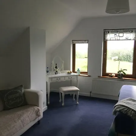 Kerstin'S B&B * Raheen Bridge