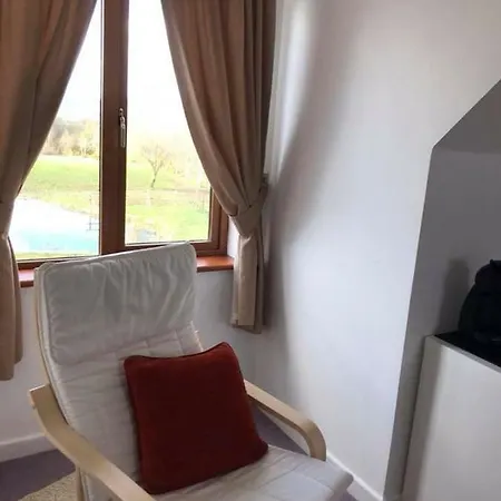 Kerstin'S B&B * Raheen Bridge